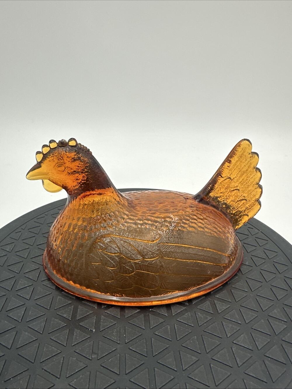 LE Smith Amber Hen On Nest Replacement Top Only
